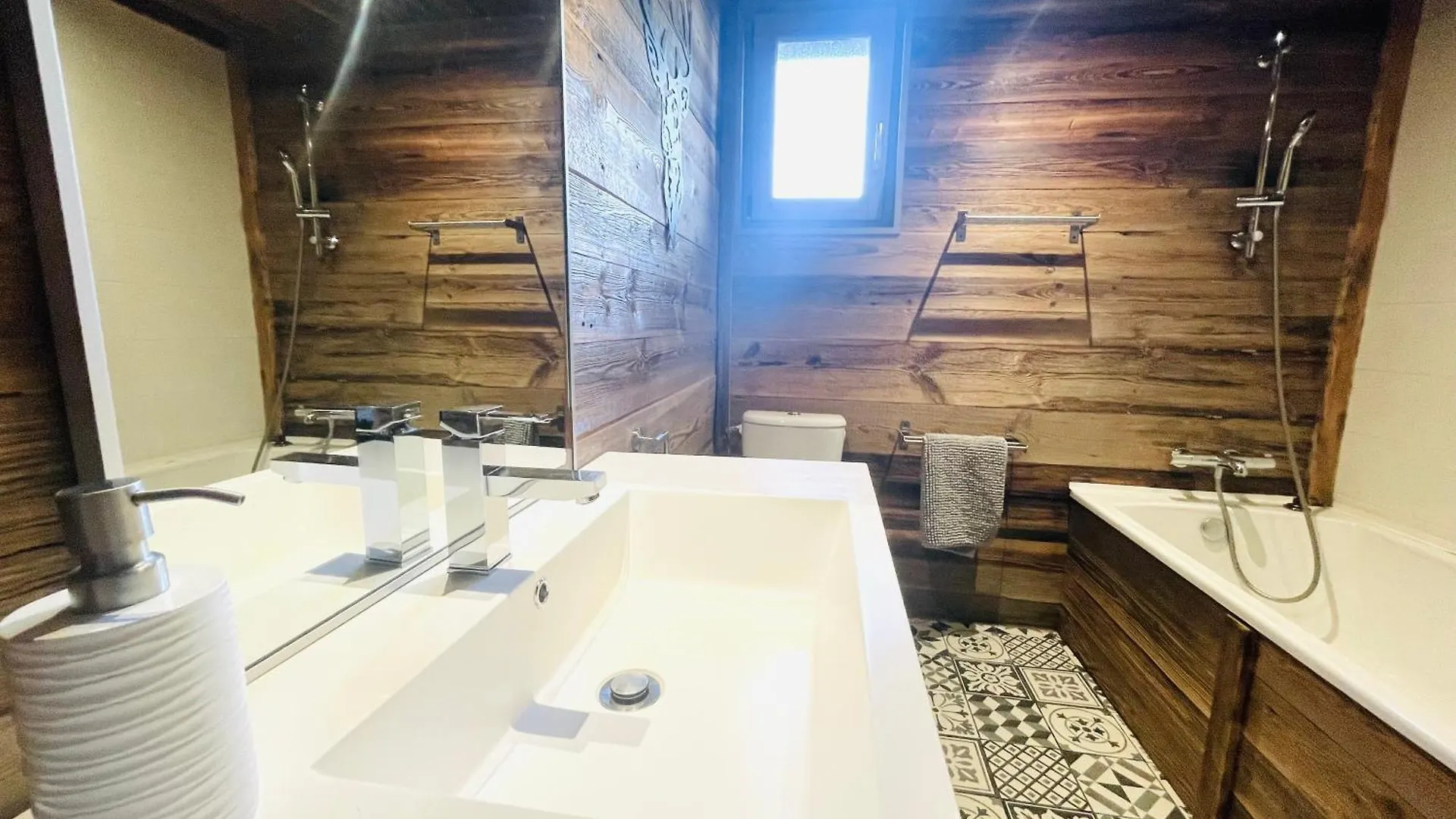 Chalet Le Petit Nicolas, Jacuzzi, Vue Mont Blanc Chamonix